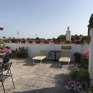 Rooftop51 Bed & Breakfast