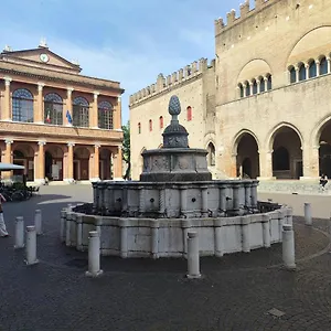 In Piazza Cavour Centro Storico Apartment